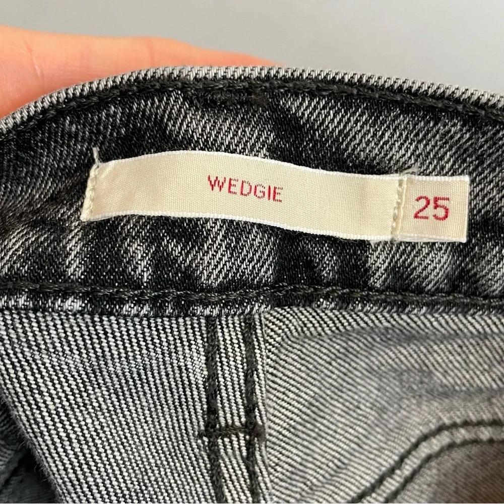 Levi's Wedgie Icon Jeans Better Weather Women Size 25‎ Gray Button Fly Tapered
